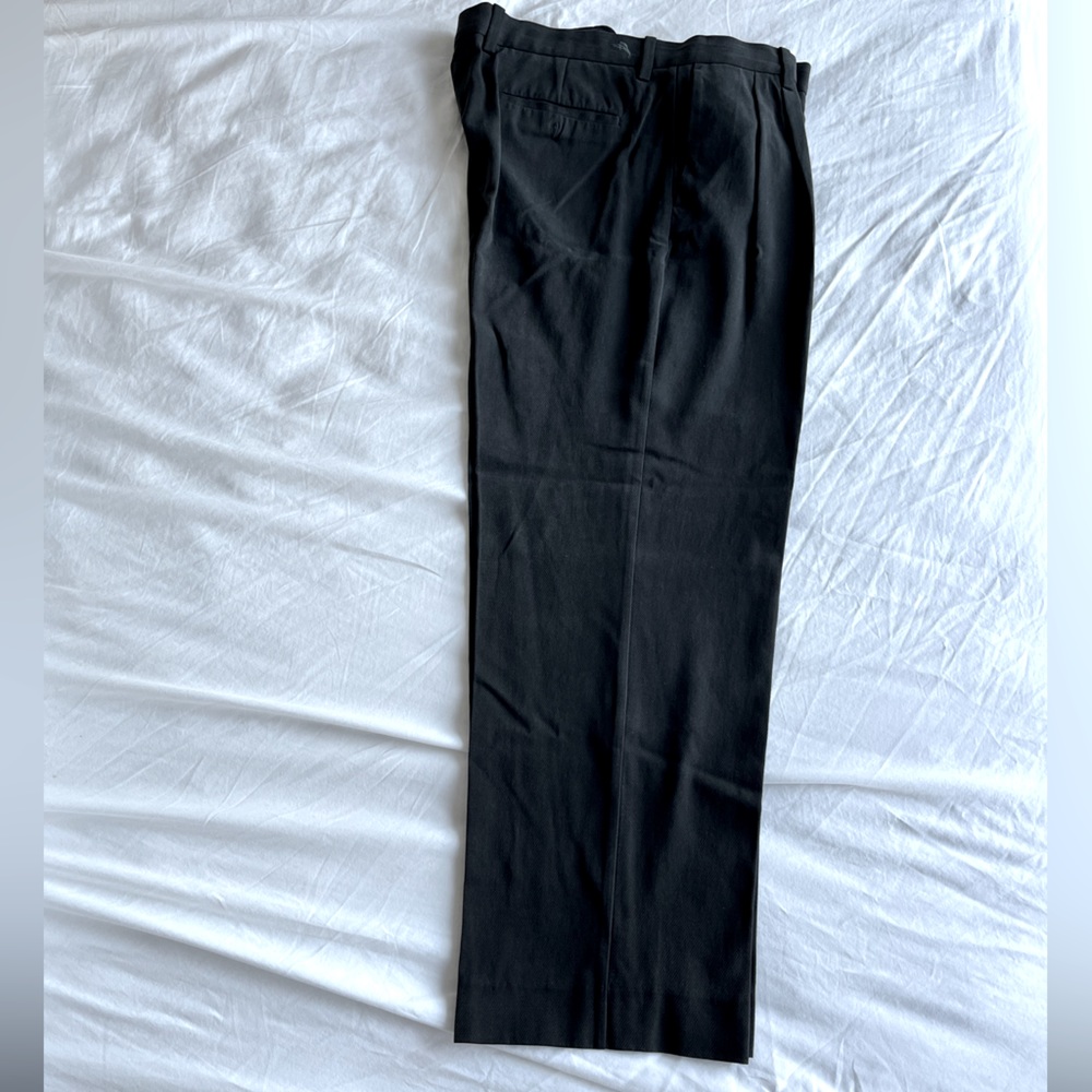Tommy Bahama Havana Herringbone Silk Pants in Charcoal/ink. Size 36 W x 30 L